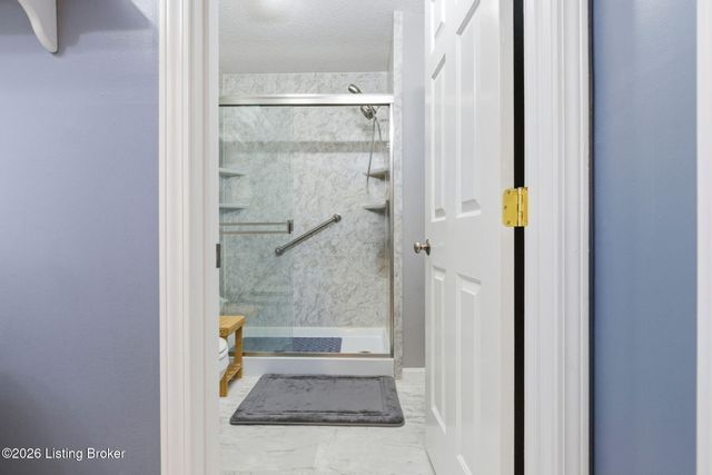 82 N Sunset Ave, Cecilia, KY 42724