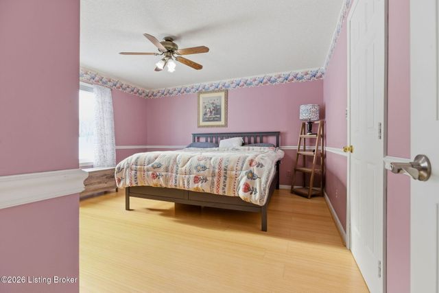 82 N Sunset Ave, Cecilia, KY 42724