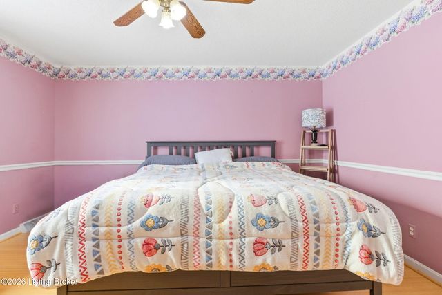 82 N Sunset Ave, Cecilia, KY 42724