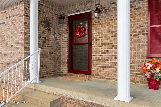 82 N Sunset Ave, Cecilia, KY 42724