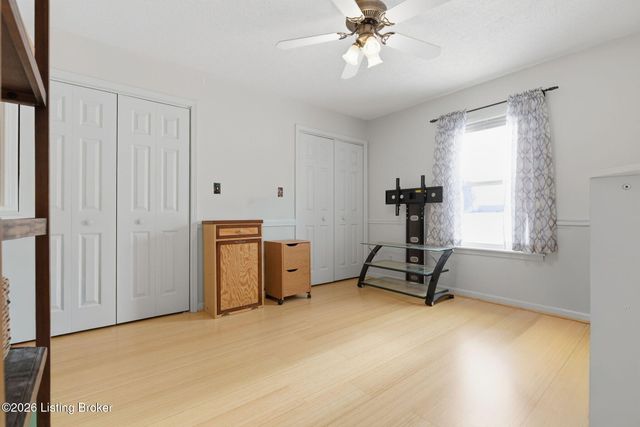 82 N Sunset Ave, Cecilia, KY 42724