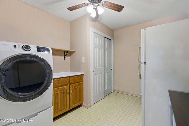 82 N Sunset Ave, Cecilia, KY 42724