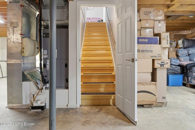 82 N Sunset Ave, Cecilia, KY 42724