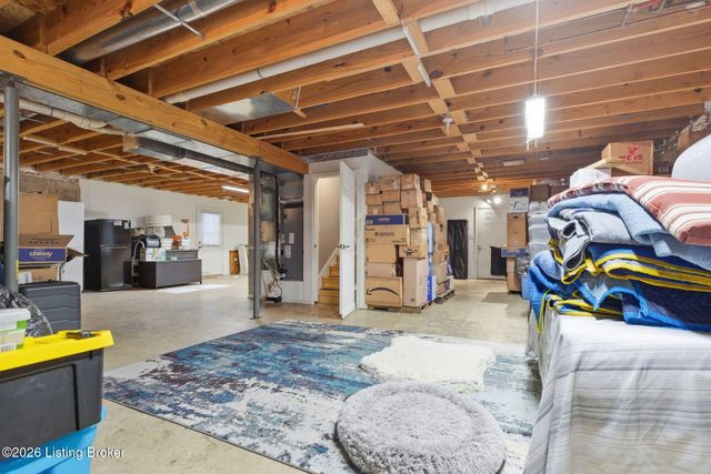 82 N Sunset Ave, Cecilia, KY 42724