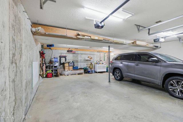 82 N Sunset Ave, Cecilia, KY 42724