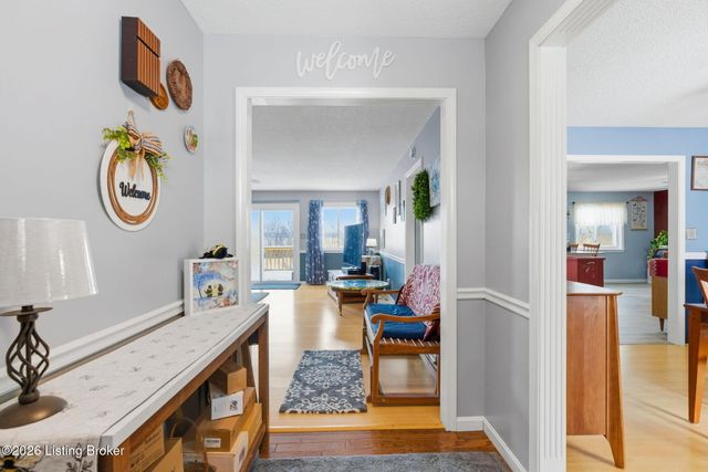 82 N Sunset Ave, Cecilia, KY 42724