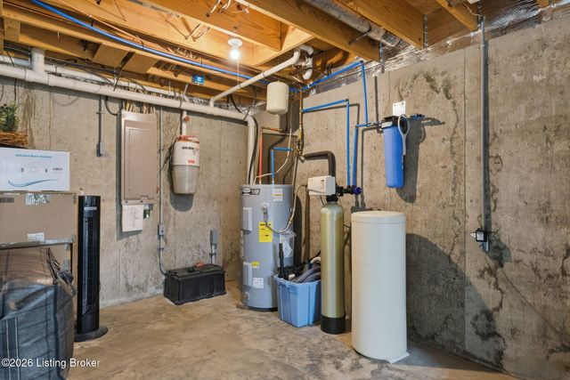 82 N Sunset Ave, Cecilia, KY 42724