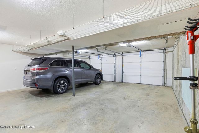 82 N Sunset Ave, Cecilia, KY 42724