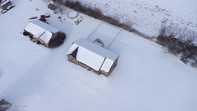 82 N Sunset Ave, Cecilia, KY 42724