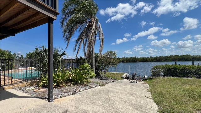 18566 ARAPAHOE CIRCLE, Port Charlotte, FL 33948
