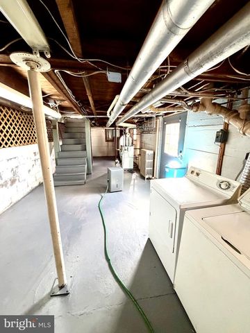 100 ROSEGLEN RD, Duncannon, PA 17020