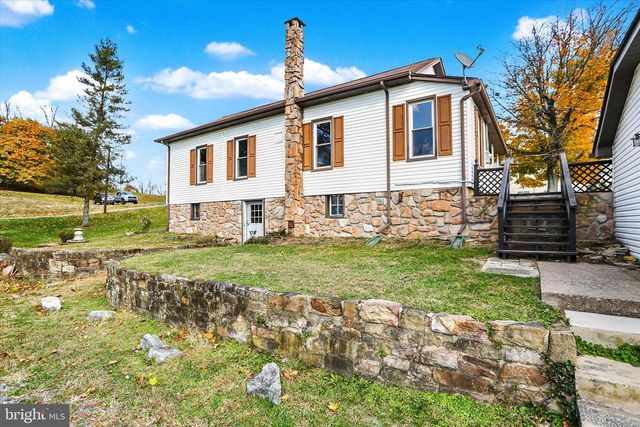 100 ROSEGLEN RD, Duncannon, PA 17020