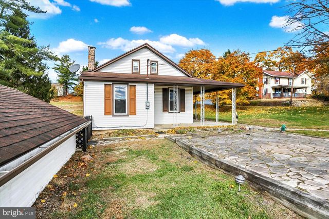 100 ROSEGLEN RD, Duncannon, PA 17020