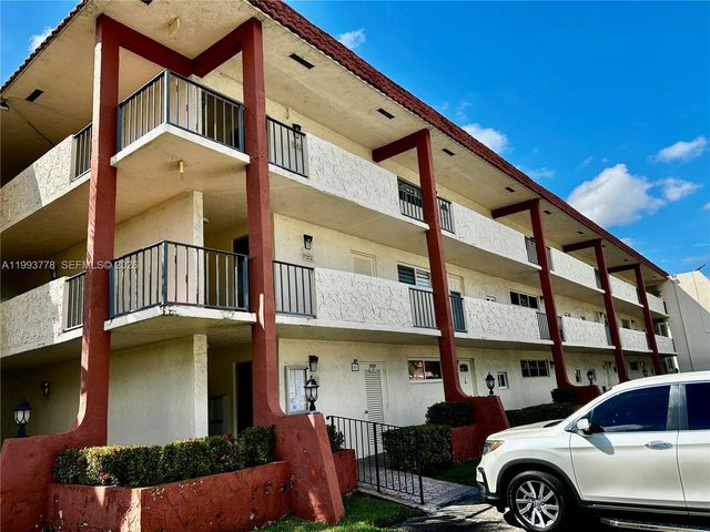411 S Hollybrook Dr 105, Pembroke Pines, FL 33025