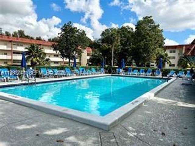411 S Hollybrook Dr 105, Pembroke Pines, FL 33025