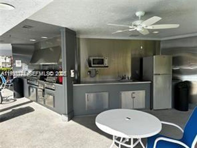 411 S Hollybrook Dr 105, Pembroke Pines, FL 33025