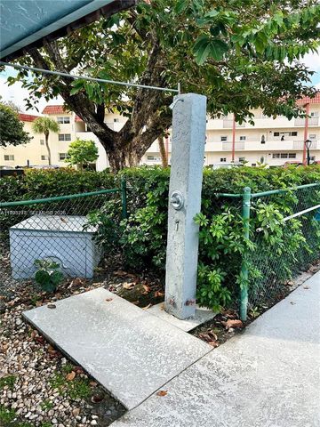 411 S Hollybrook Dr 105, Pembroke Pines, FL 33025