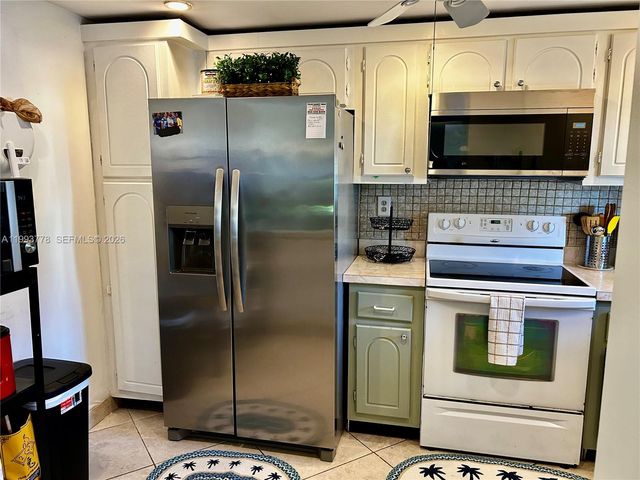 411 S Hollybrook Dr 105, Pembroke Pines, FL 33025