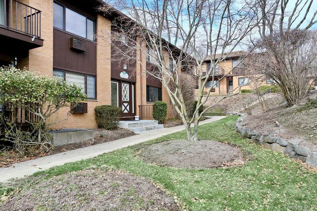 2 W Lawrence Park Drive 8, Piermont, NY 10968