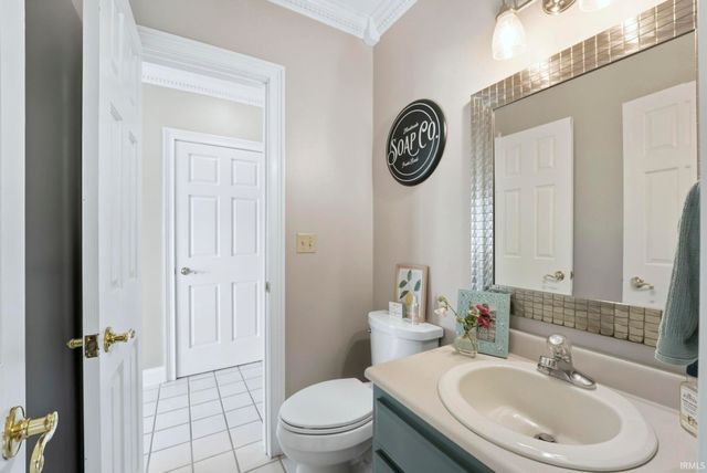 303 Hunters Ridge, Auburn, IN 46706