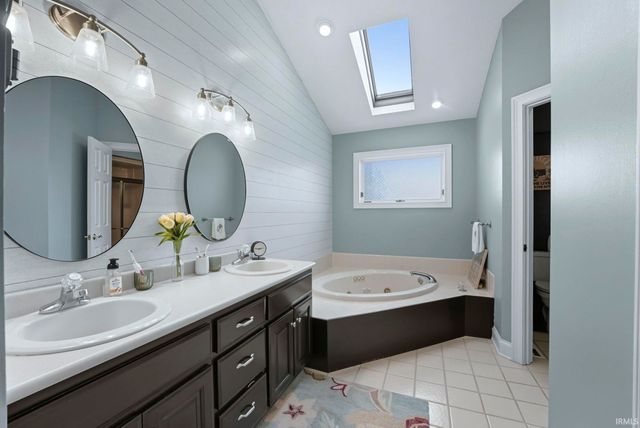 303 Hunters Ridge, Auburn, IN 46706