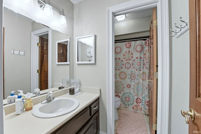 303 Hunters Ridge, Auburn, IN 46706