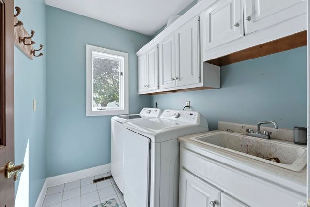 303 Hunters Ridge, Auburn, IN 46706