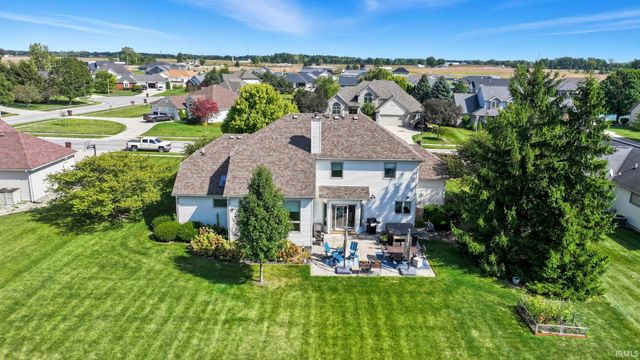 303 Hunters Ridge, Auburn, IN 46706