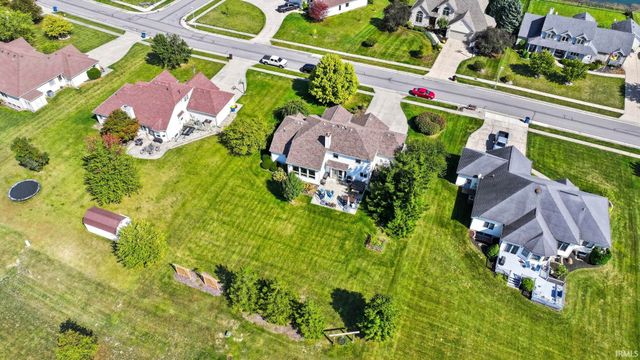 303 Hunters Ridge, Auburn, IN 46706