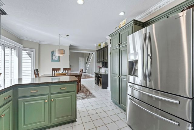 303 Hunters Ridge, Auburn, IN 46706