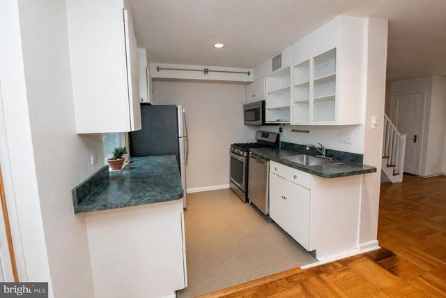 2204 MANNING ST, Philadelphia, PA 19103