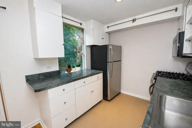 2204 MANNING ST, Philadelphia, PA 19103