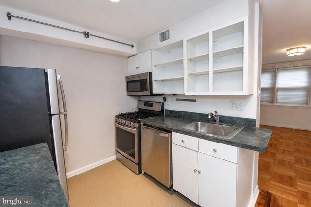 2204 MANNING ST, Philadelphia, PA 19103