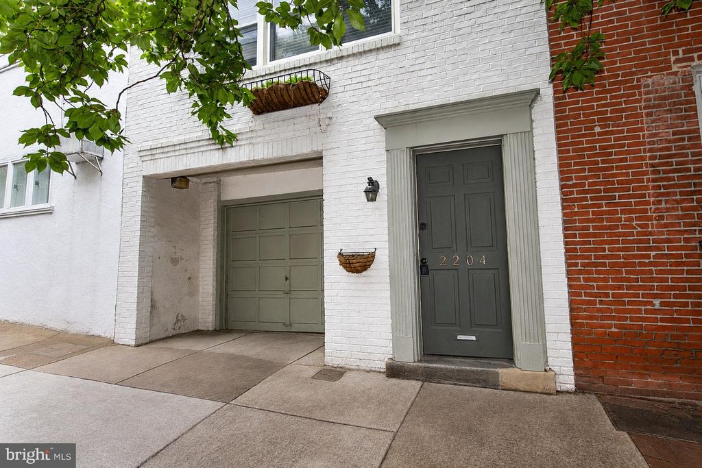2204 MANNING ST, Philadelphia, PA 19103
