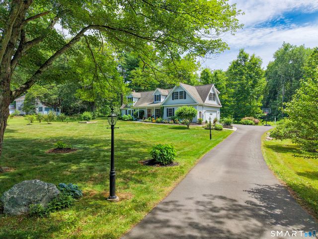 73 School Street, Avon, CT 06001