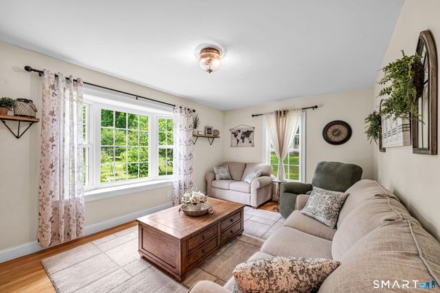73 School Street, Avon, CT 06001