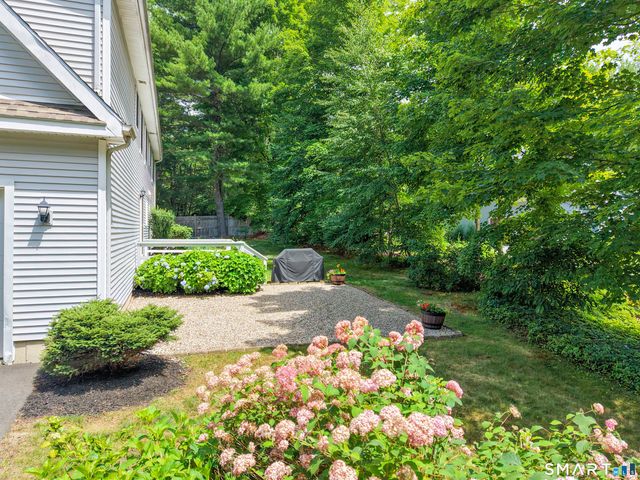 73 School Street, Avon, CT 06001