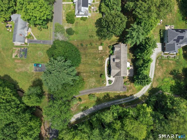 73 School Street, Avon, CT 06001