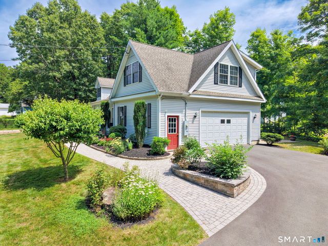 73 School Street, Avon, CT 06001