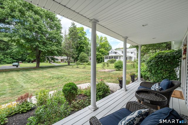 73 School Street, Avon, CT 06001