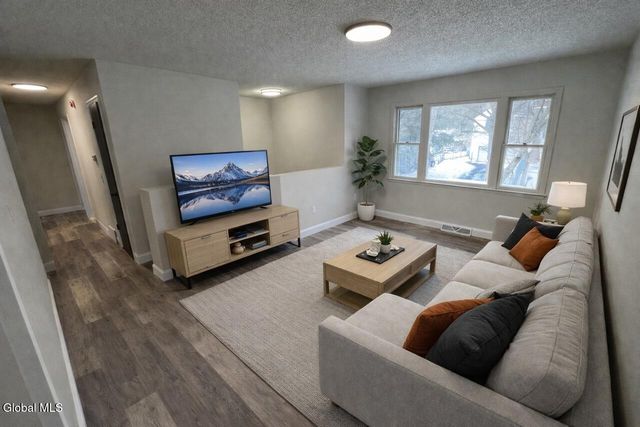 238 Ward Avenue, Schenectady, NY 12304