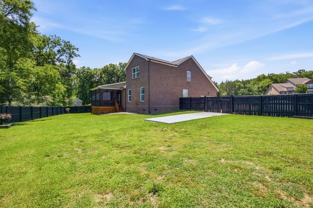 1507 Tara Ct, Lebanon, TN 37087