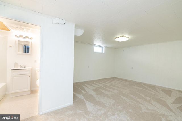 7 N PURCELL AVE, Winchester, VA 22601