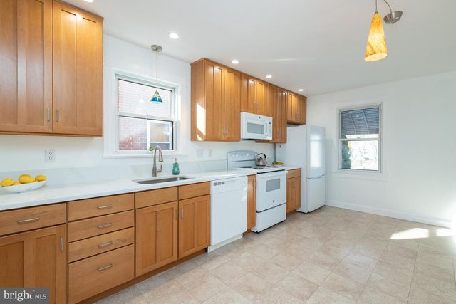 7 N PURCELL AVE, Winchester, VA 22601