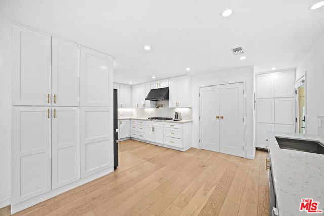 9007 David Avenue, Los Angeles, CA 90034