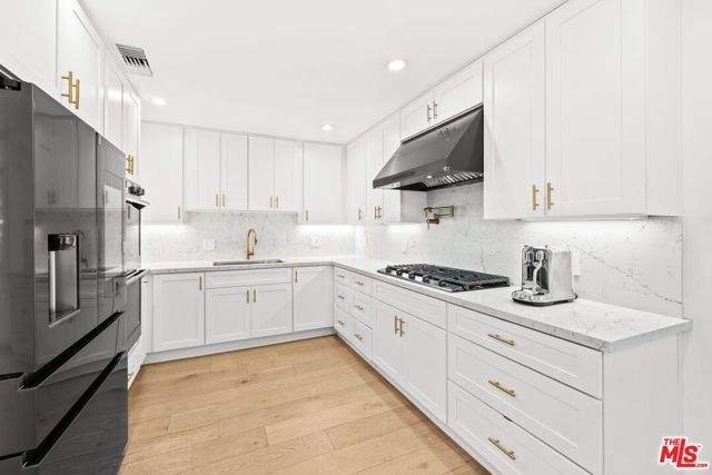 9007 David Avenue, Los Angeles, CA 90034