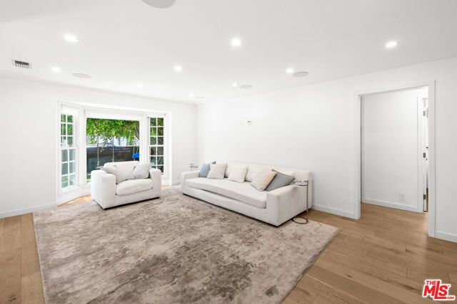 9007 David Avenue, Los Angeles, CA 90034