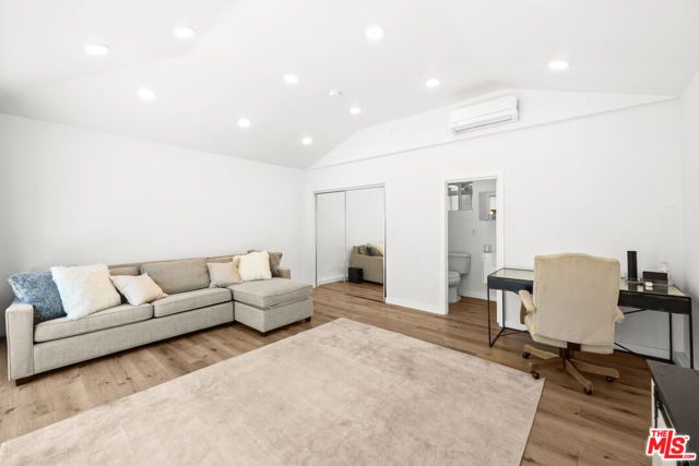 9007 David Avenue, Los Angeles, CA 90034
