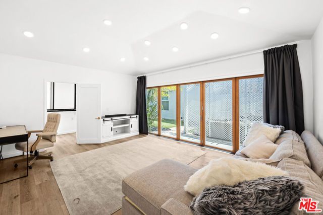 9007 David Avenue, Los Angeles, CA 90034