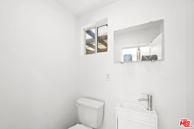 9007 David Avenue, Los Angeles, CA 90034